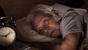Insomnia-phone-therapy-elderly-blog_1col.jpg